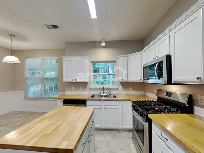 Foto del edificio - 3404 Passour Ridge Ln