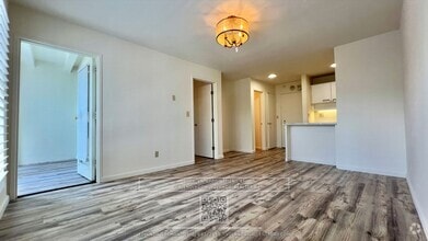 Building Photo - 5 Admiral Dr