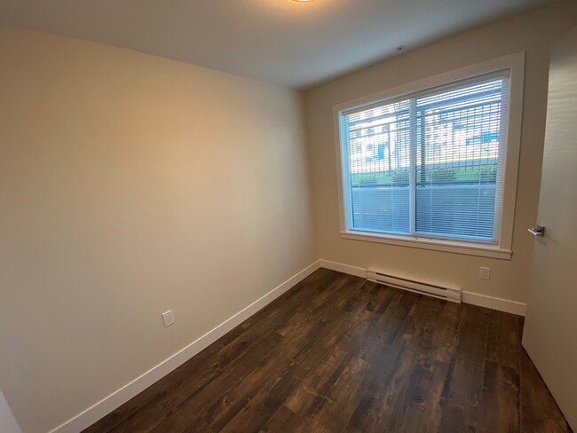 Building Photo - 45150 Thomas Rd