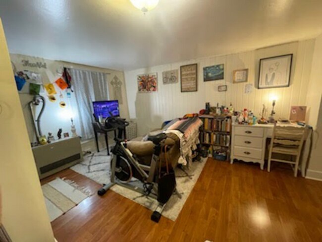 La entrada conduce al espacio habitable. - 101 Park St