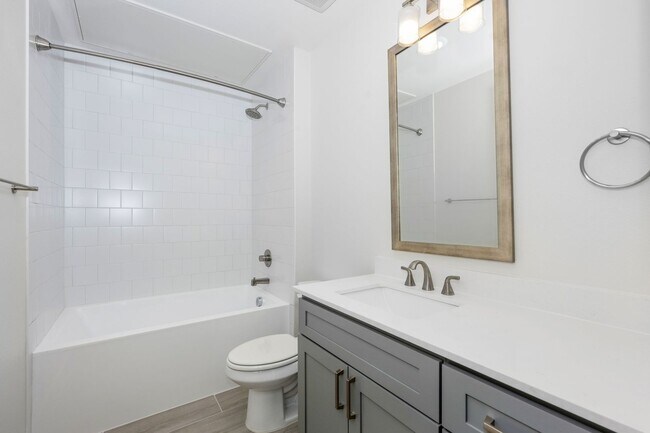 Interior Photo - 5313 Reiger Ave