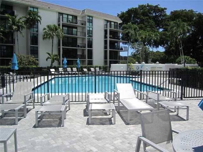 Foto del edificio - 1350 River Reach Dr