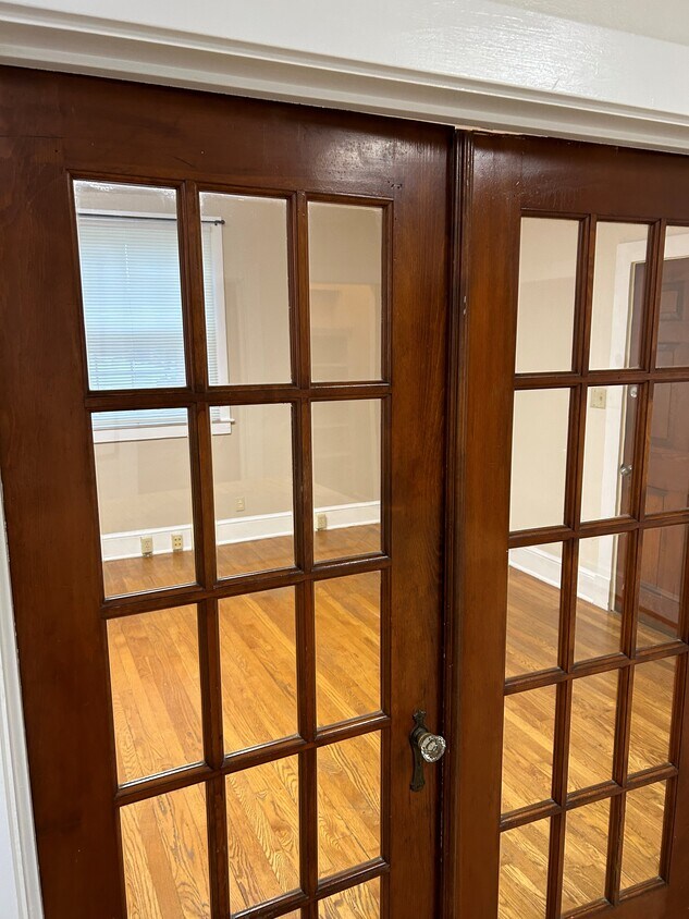 Living Room Entry - 115 Chester St