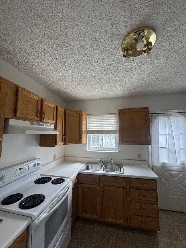 Foto del edificio - 2407 Cornell Dr NW