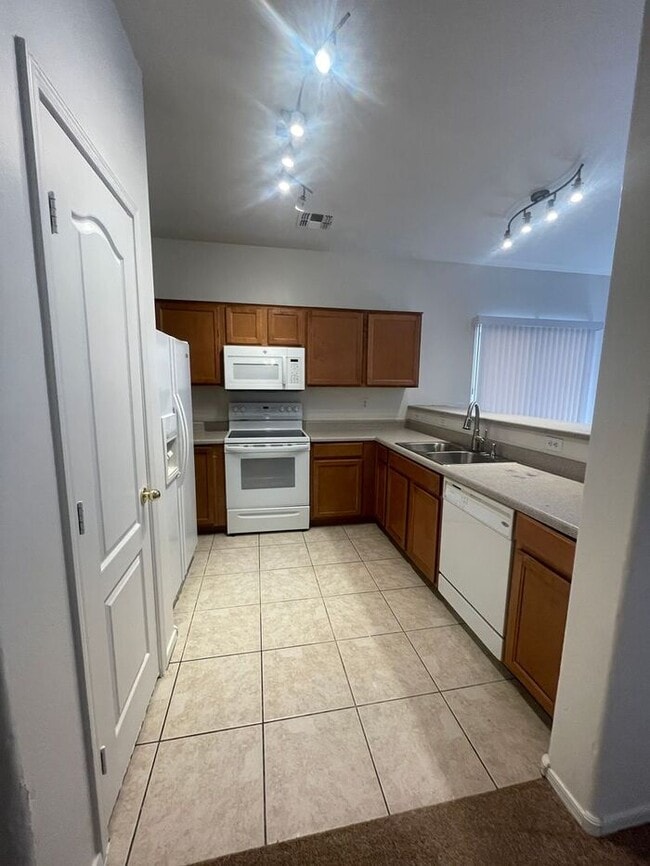 Building Photo - 7025 Downspell Dr