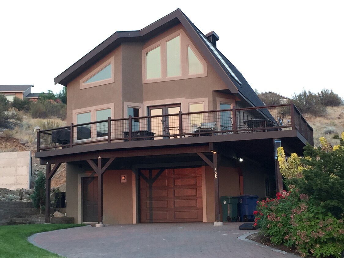 Primary Photo - 308 Butte Rd