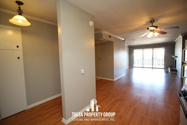 Building Photo - t1107 E 45th Pl  EU15  Tulsa OK 74105