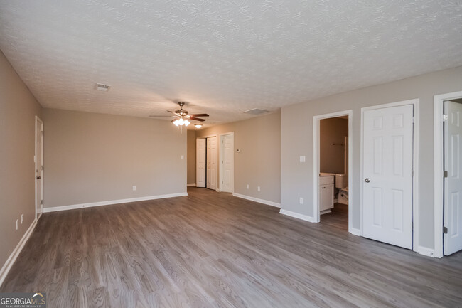 Building Photo - 626 Dove Cove