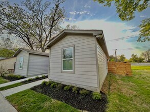 Building Photo - 1204 A S 12th St