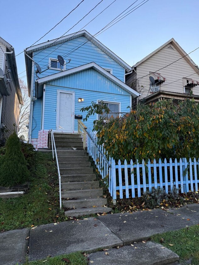 Primary Photo - 519 Emerson Ave
