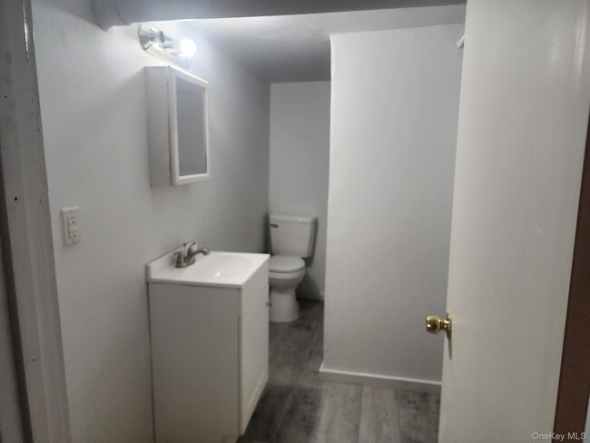 Foto del edificio - 116 E Main St