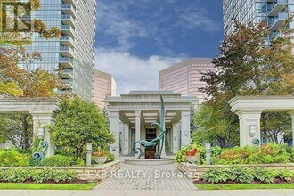 Building Photo - 25 Greenview Ave