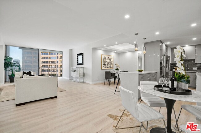 Building Photo - 10433 Wilshire Blvd