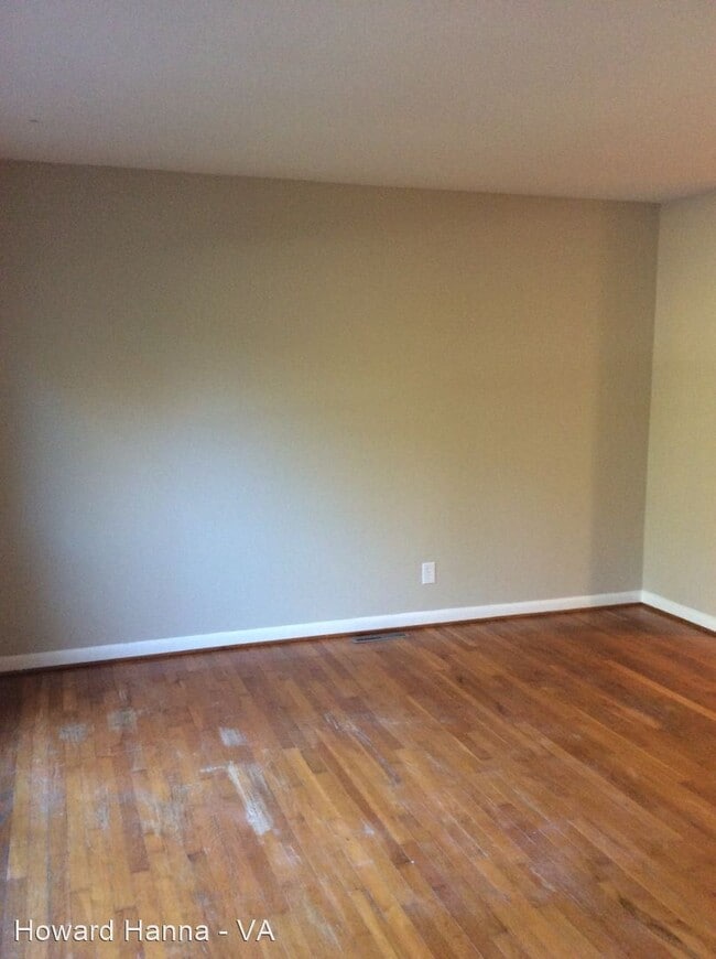 Building Photo - Studio, 1 bath House - 165 Winston Drive