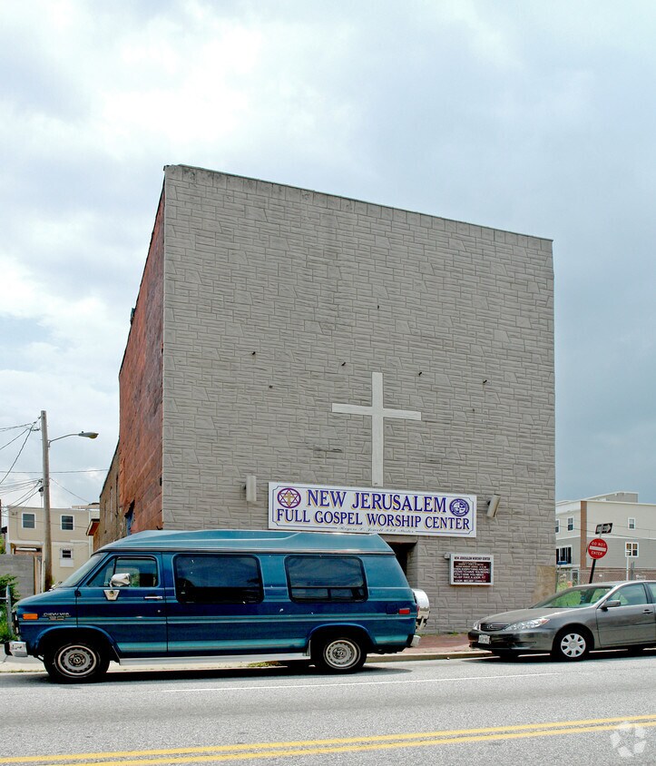 Building Photo - 2117 E Fayette St