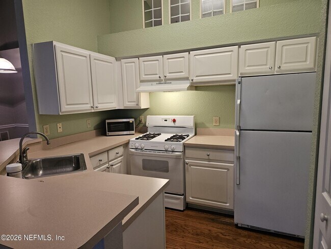 Foto del edificio - 13810 Sutton Park Dr N