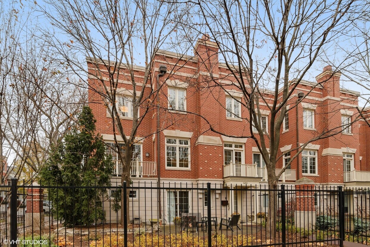 Foto principal - 1450 W Wrightwood Ave