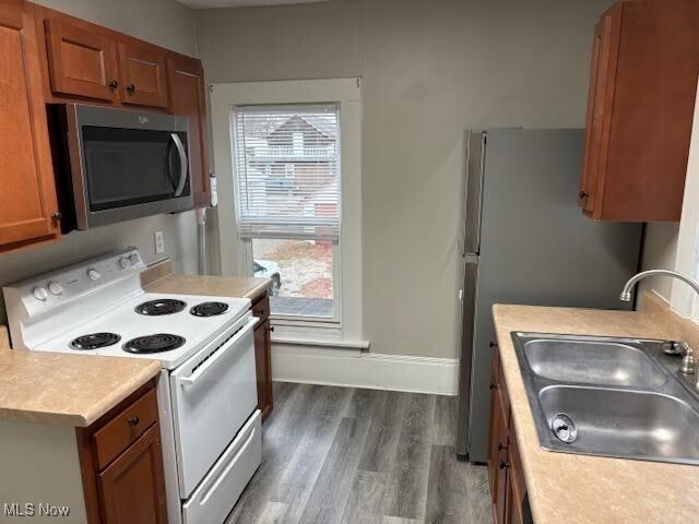 Building Photo - 346 2nd St NE