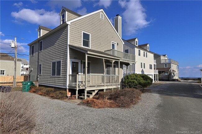 Building Photo - 681 Fairfield Beach Rd