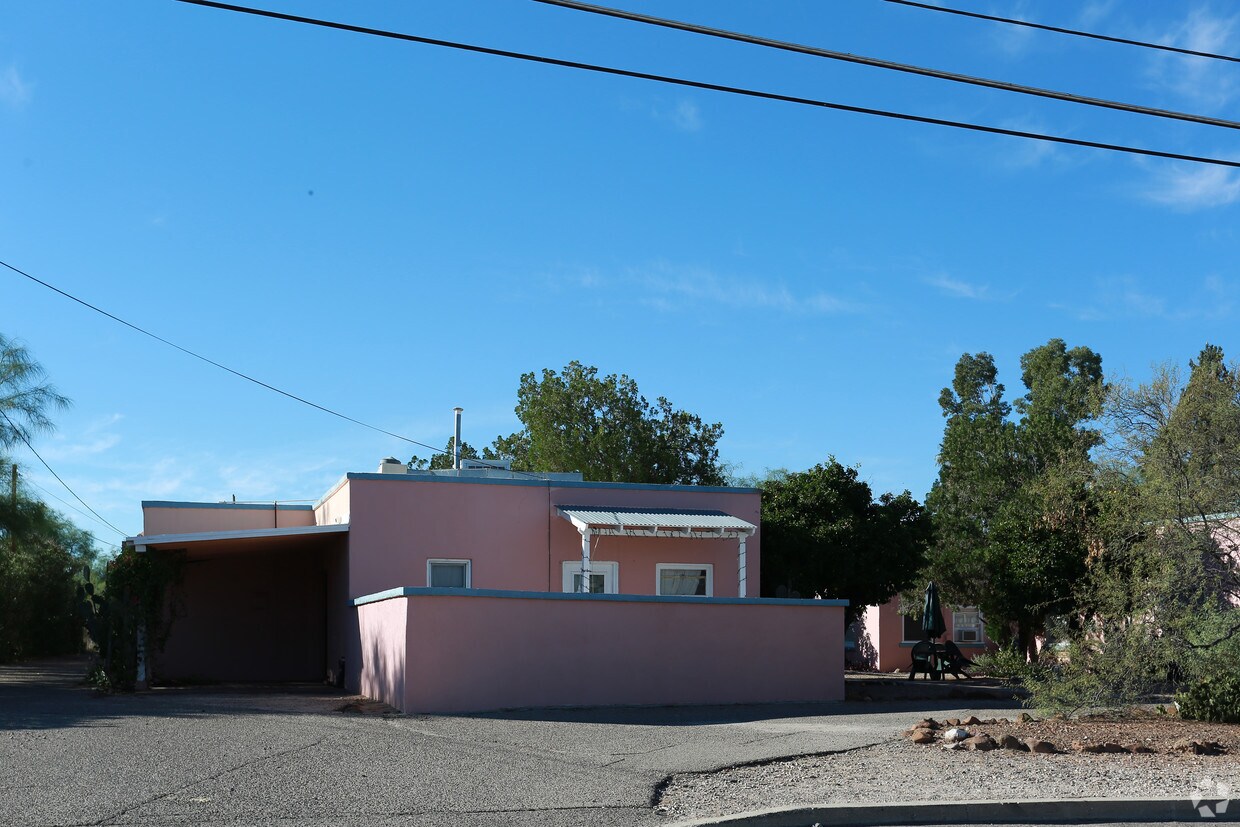 Foto del edificio - Cottage Court