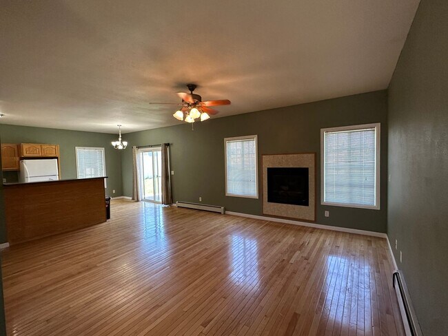 Building Photo - 1687 Pierson Ct
