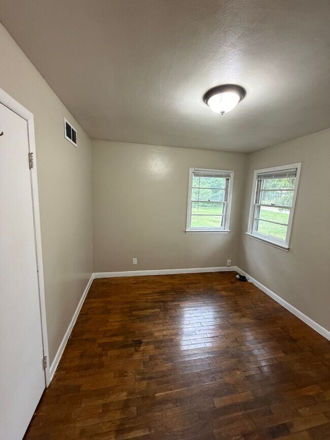 Foto del edificio - Spacious 2 Bedroom Home Holland Northside