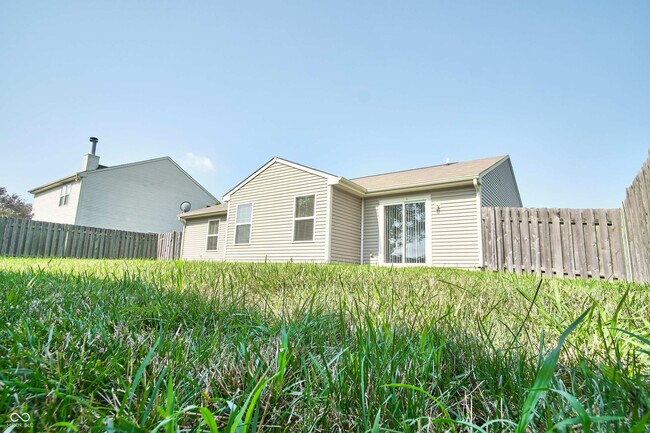 Foto del edificio - 12983 Quarterback Ln