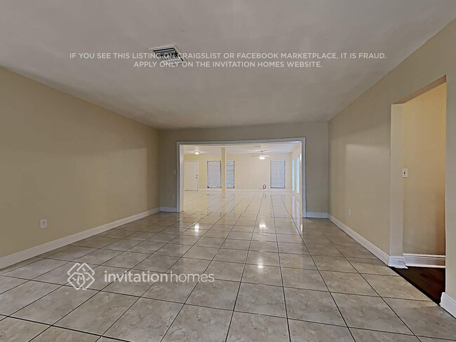 Building Photo - 6221 SW 62nd Terrace