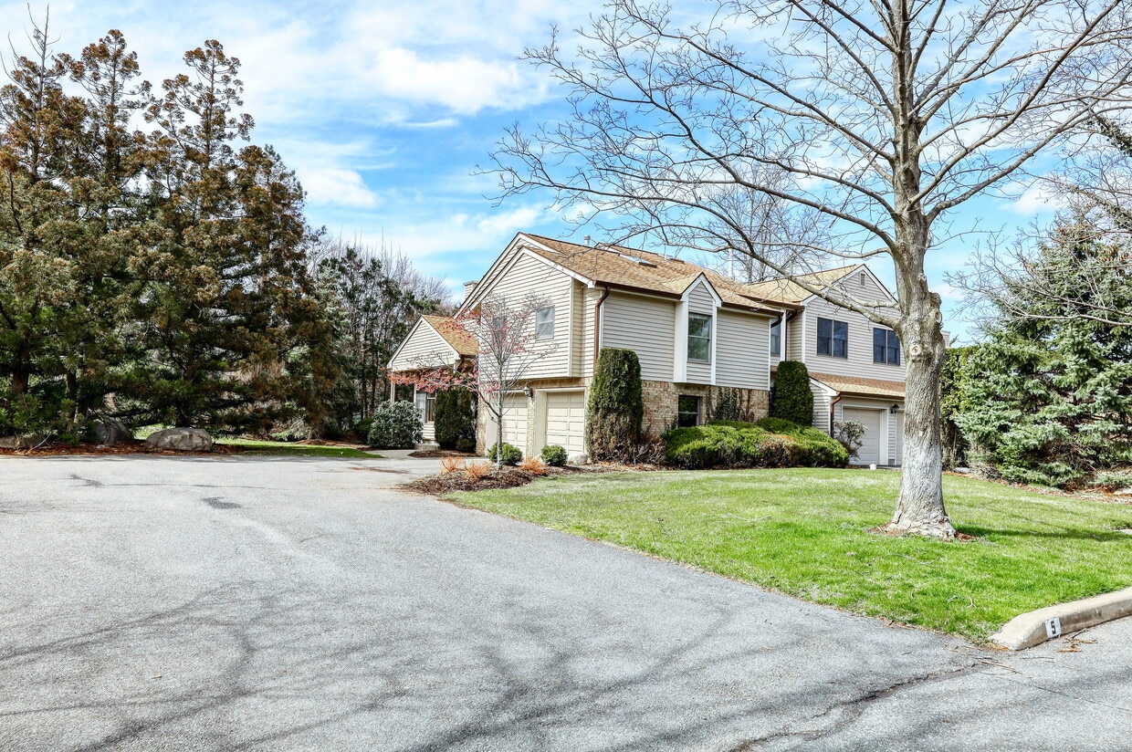 5 Bentley Dr, Franklin Lakes, NJ 07417 Townhome Rentals in Franklin