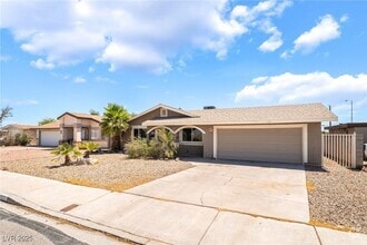 Building Photo - 4972 Novato Cir