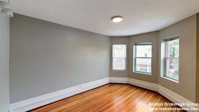 Building Photo - 4A Weld Ave