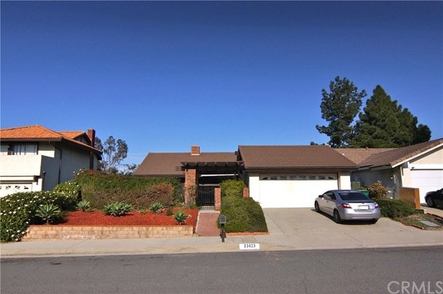 Building Photo - 23833 Country View Dr