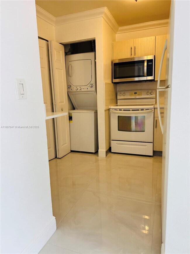 Building Photo - 6961 SW 129th Ave