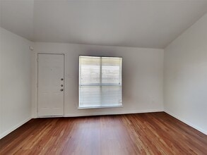 Building Photo - 2322 Steep Pine Tr
