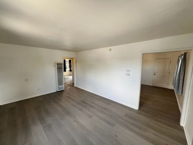 Foto del edificio - 344TH-Betschart, Timothy (344/346/348)