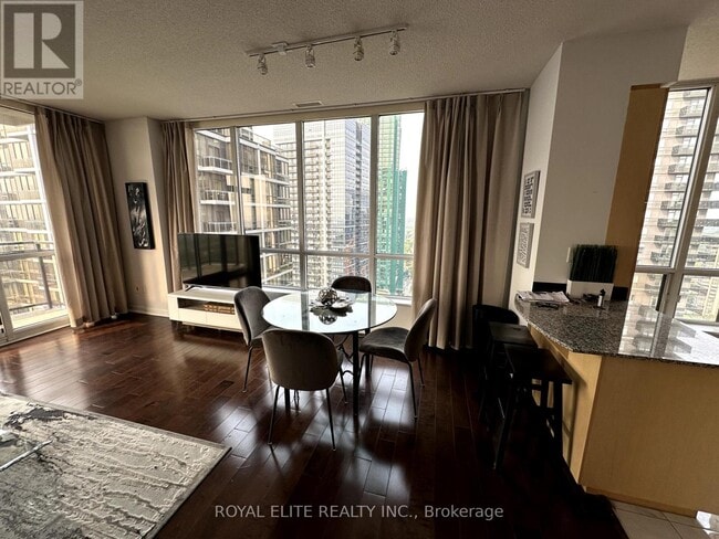 Building Photo - 33-3133 Sheppard Ave E