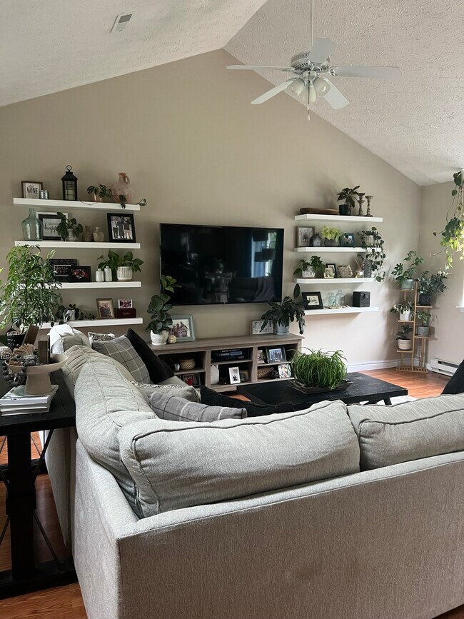 Building Photo - 5046 Garden Lake Ct