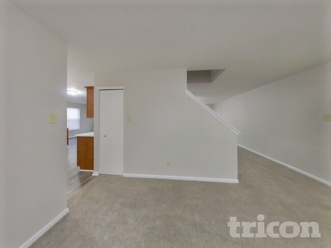 Foto del edificio - 8439 S Firefly Dr