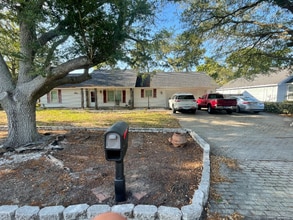 Building Photo - 9408 Octavia Ln
