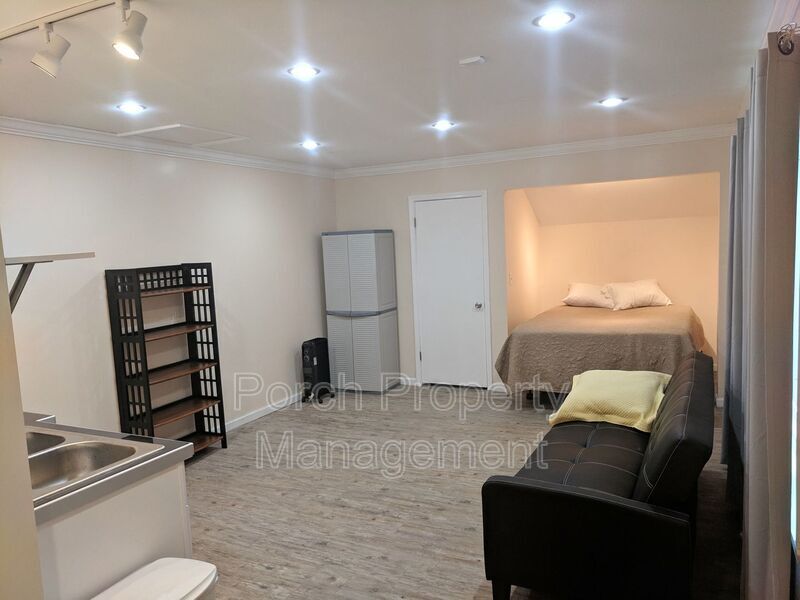 2501 Buckingham Rd Unit QA Office Efficiency, Bellview, FL 32526