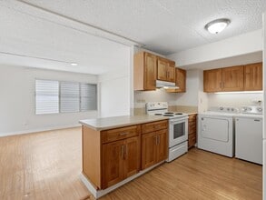 Building Photo - 2533 Ala Wai Blvd