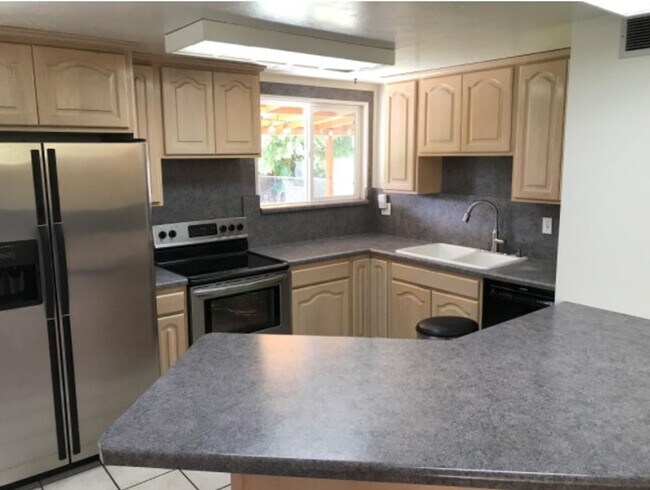 Foto del edificio - Wonderful 4 Bedroom House in Bountiful
