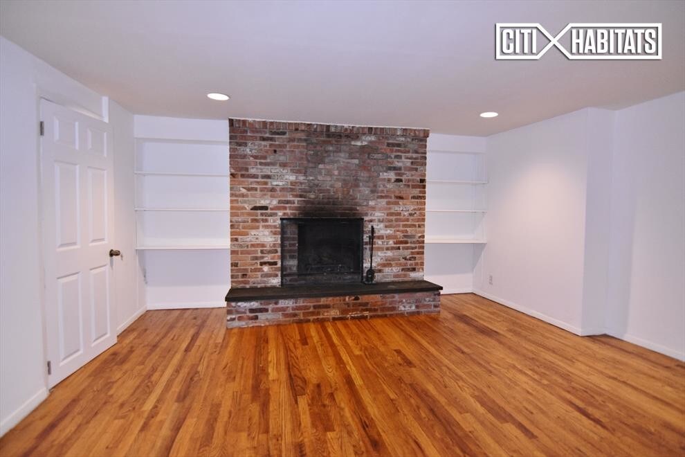 Primary Photo - 109 State St