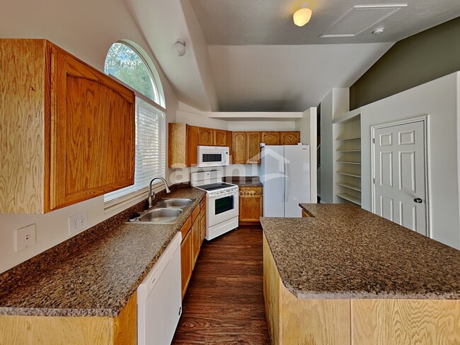 Building Photo - 6123 Van Gogh Cir