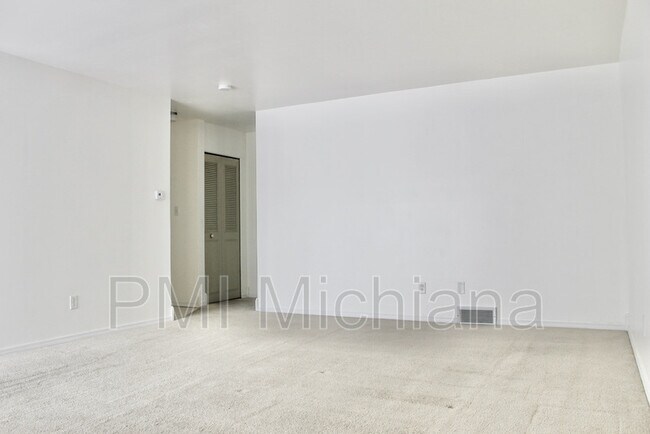 Building Photo - 2500 Topsfield Rd