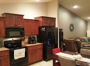 Building Photo - Beautiful duplex located close to Fort Riley!