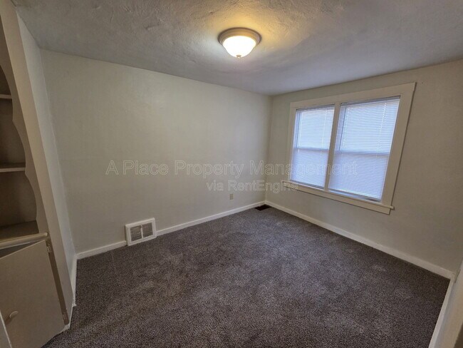 Foto del edificio - 338 La Motte Ln