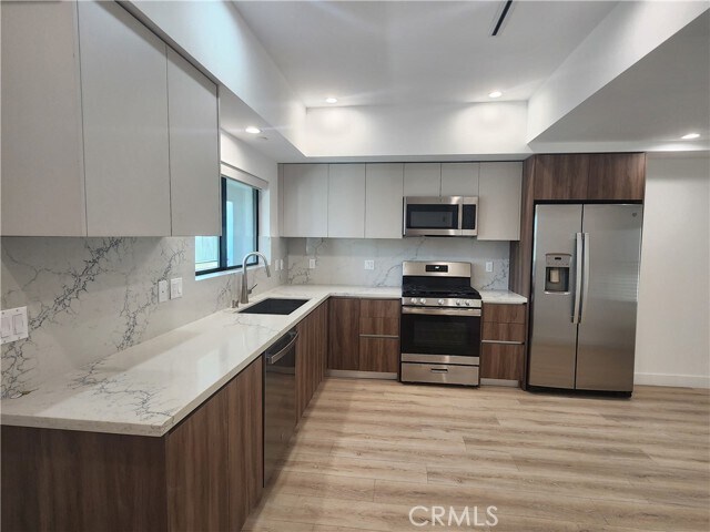 Foto principal - 6061 Fulton Ave