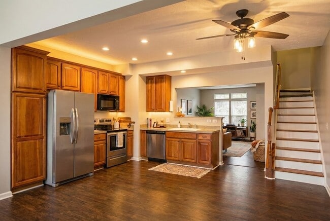 Building Photo - 7718 Porter House Dr