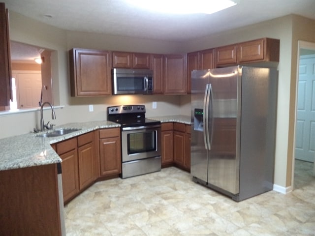 Foto del edificio - 310 Fox Hunters Ct